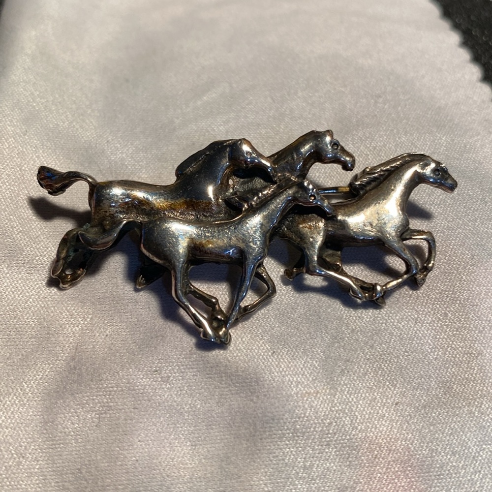 Vintage Galloping Horses Broche